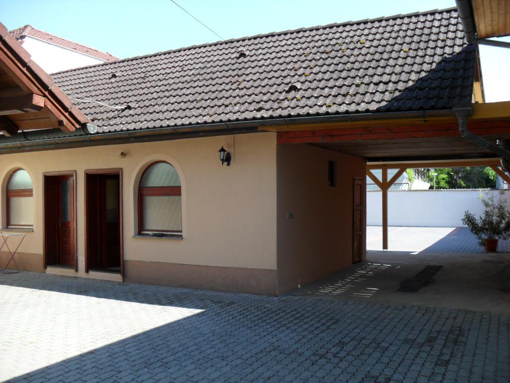 Harkány Oazis Apartman מראה חיצוני תמונה