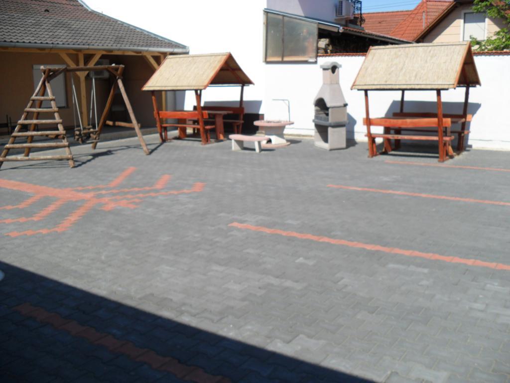 Harkány Oazis Apartman מראה חיצוני תמונה