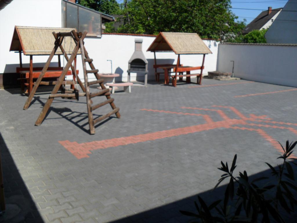 Harkány Oazis Apartman מראה חיצוני תמונה